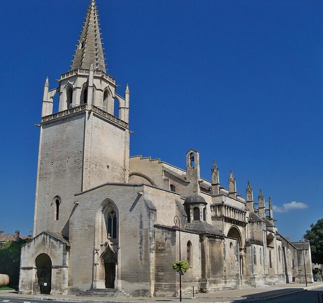 File:1092px-Collegiale Ste Marthe.jpg
