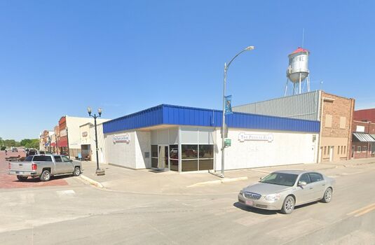 The Farmers branch of the Peoples Bank in Pratt