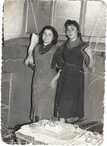 File:1950s-Cal Berenguer-Treballadores3.jpg