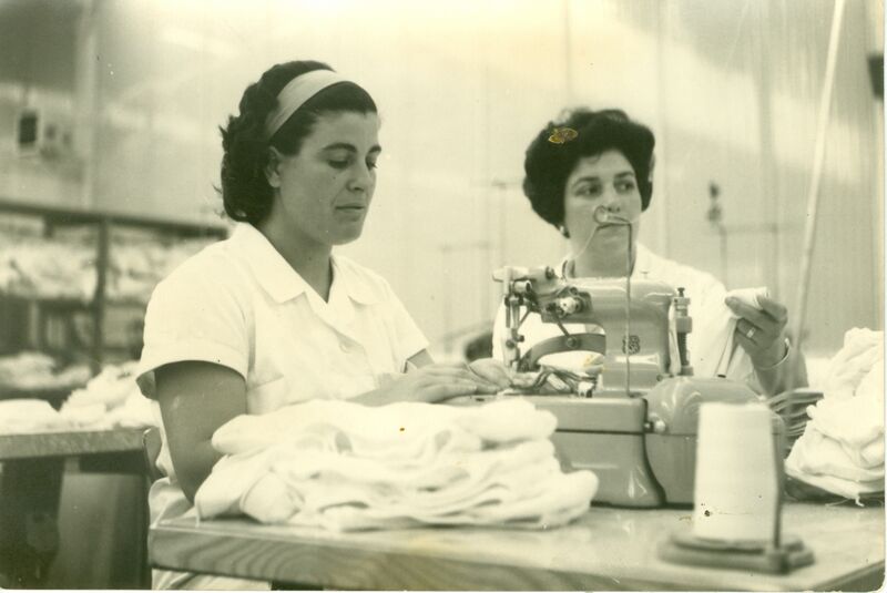 File:1960s-Fàbrica Vella-Treballadores.jpg