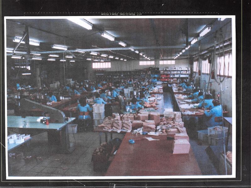 File:Dones treballant.jpg