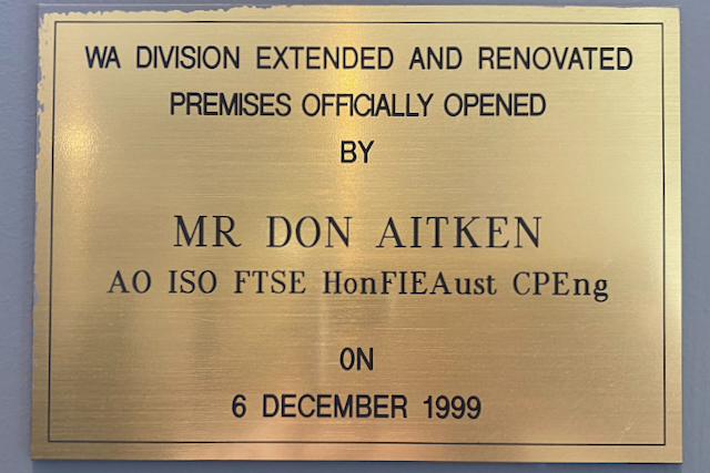 File:EAWA Plaque 1999.jpeg