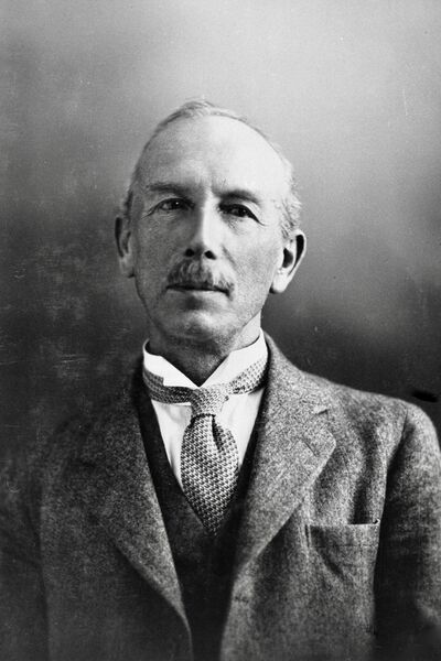File:BIO-5002 ChapmanR Portrait.jpeg