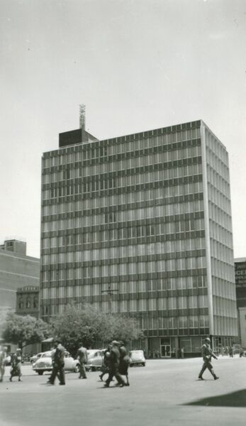 File:EHRP 5004 MLC+Building beacon 1957 SLSA.jpg