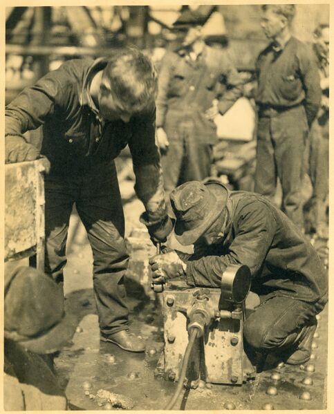 File:STR 1932 08Mallard105.jpg