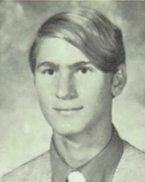 File:Kim Brownlee 1971 yearbook photo.jpg