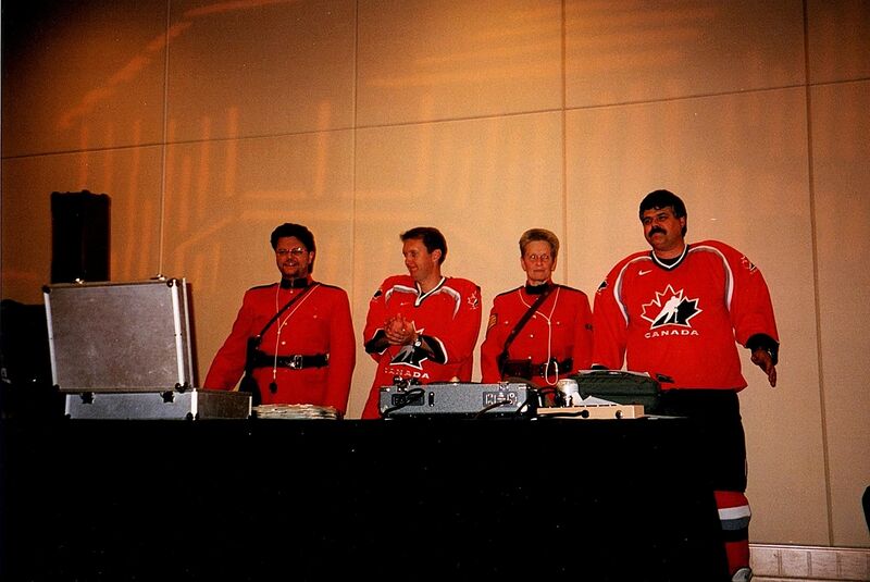 File:2001 Convention Callers 1.jpg