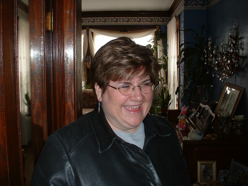 File:Arlene Kaspik laughing.jpg