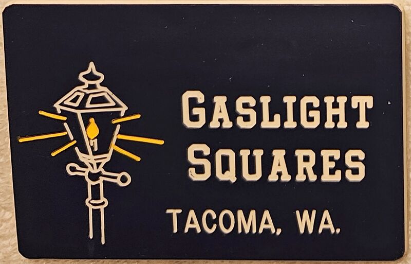 File:Badge Club Gaslight Squares KJ.jpg