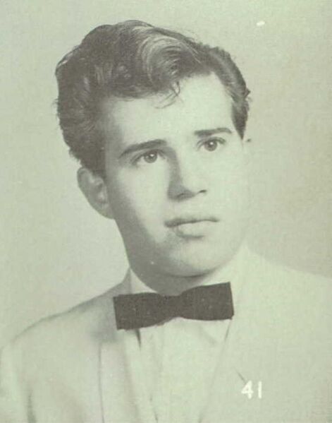 File:Howard Janowitz 1961 yearbook photo.jpg