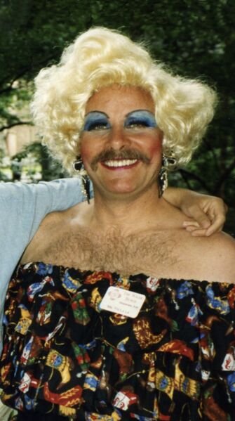 File:John Arnold drag.jpeg