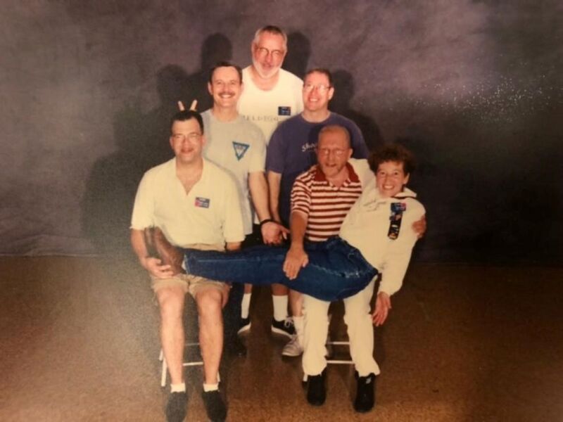 File:Minnesota Wild Roses group.jpg