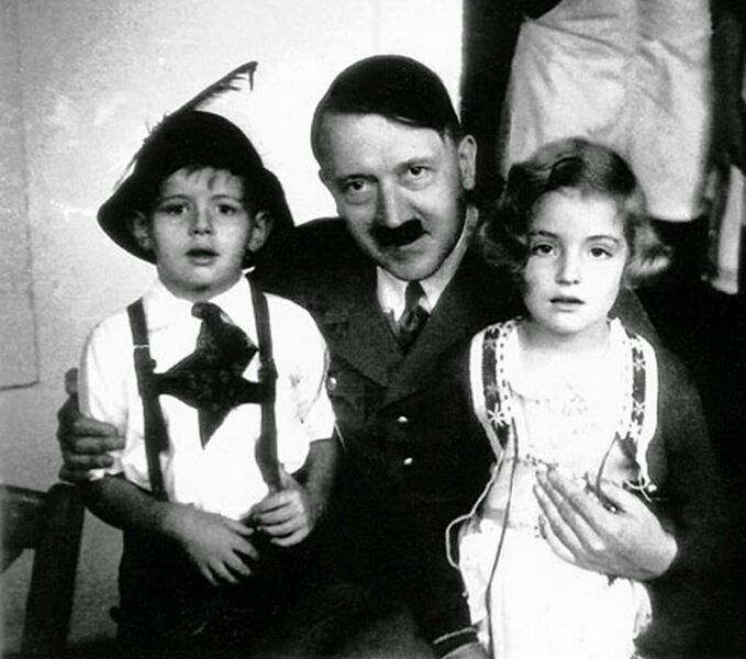 File:HItlerChildren1.jpg