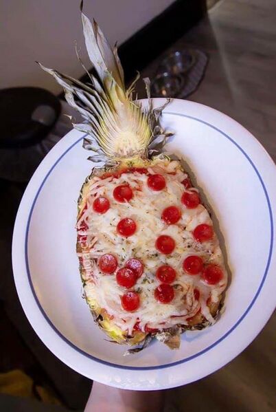 File:PizzaOnPineapple.jpg
