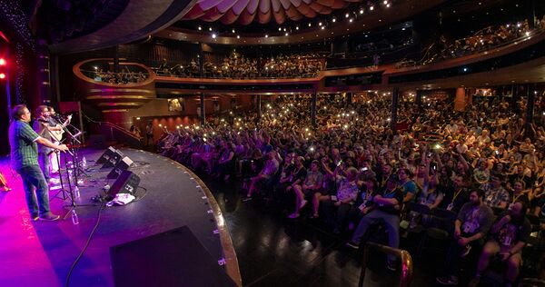 2019-concert-crowd-theater-photo.jpg