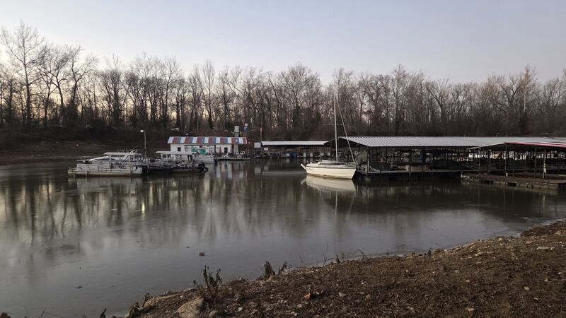 File:Meramec Marina Docks and Fuel.jpg