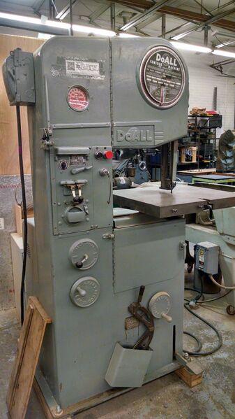 File:DoAllMetalBandsaw.jpg
