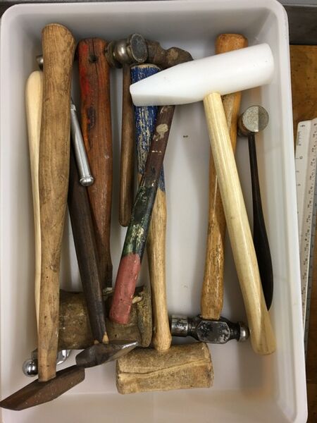 File:Hammers.jpg