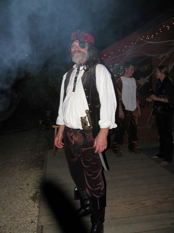 Tom.jpg