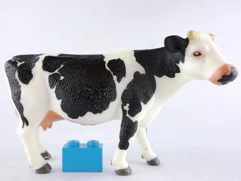 SIKU-cow-black-right