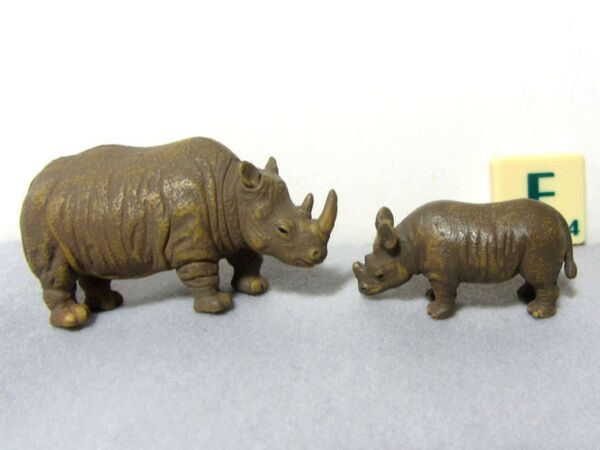 Bandai-White-rhinoandcalf-Froggie.jpg