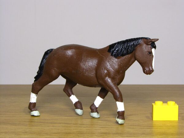 Britains Field horse legs down brown 1.JPG