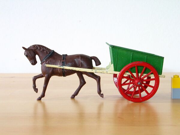 Britains Wooden farm cart 2.JPG