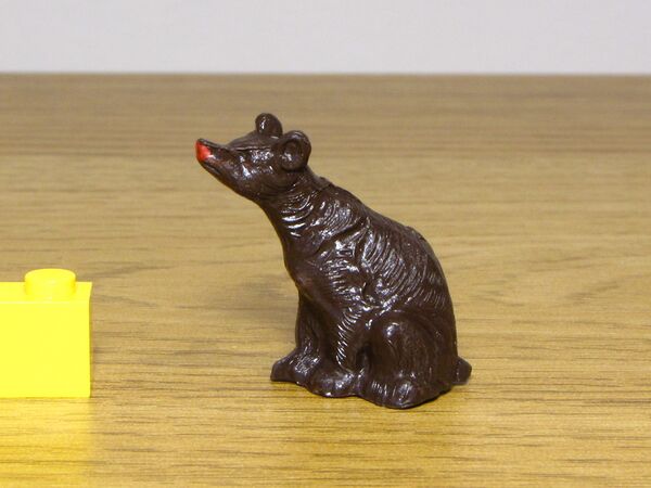 Clairet Brown bear cub sitting 1.JPG