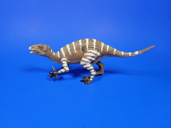 Happy Kin Iguanodon pg.jpg
