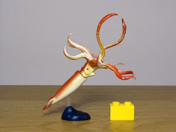 Kaiyodo Kyoku Giant squid 2.JPG