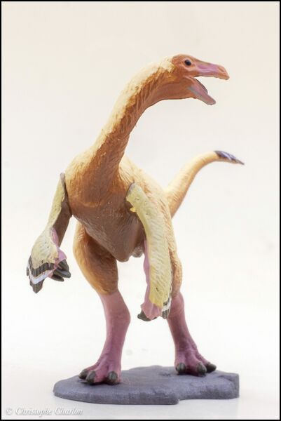 File:Kaiyodo Strongest Hunters Ornithomimus 3.jpg