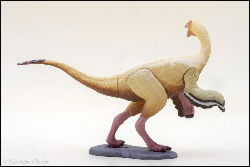 File:Kaiyodo Strongest Hunters Ornithomimus 4.jpg