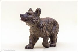 Lineol 517-1 Young Brown bear 3.jpg