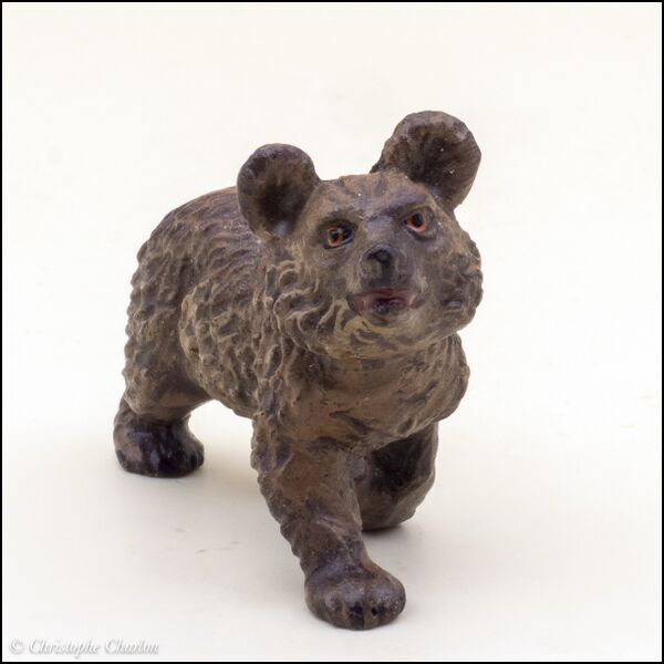 File:Lineol 517-1 Young Brown bear 4.jpg