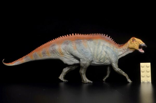 Papo 55092 Edmontosaurus 1.jpg