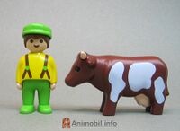 Playmobil Cow Brown & White 123.jpg