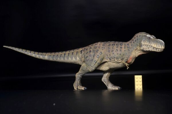 REBOR Tyrannosaurus Rex "Kiss" Island version 1.jpg
