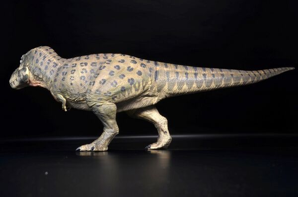 REBOR Tyrannosaurus Rex "Kiss" Island version 2.jpg