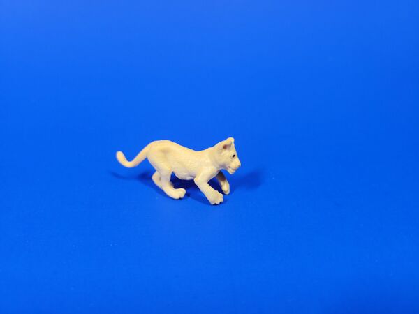 Recur-egg-lioncub-pg.jpg