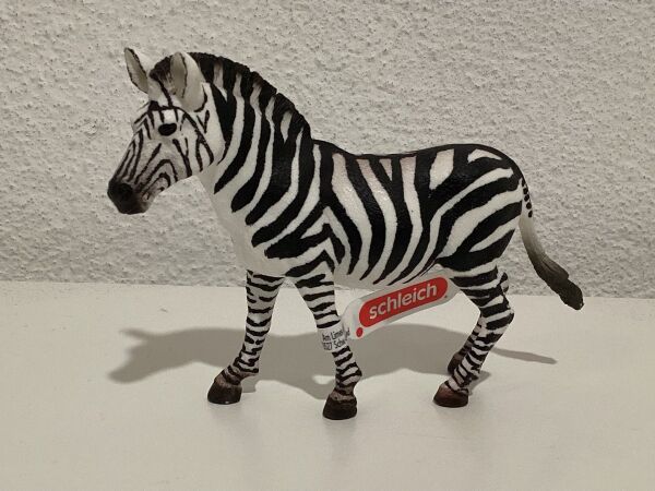 Schleich-zebra-female-Rog.JPEG
