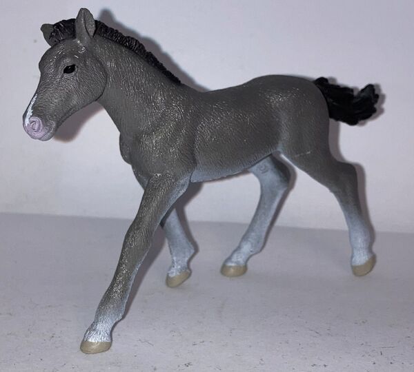 Schleich 13944 Trakehner foal TRL.jpg