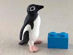 Schleich WELTRETTERBANDE Adélie Penguin