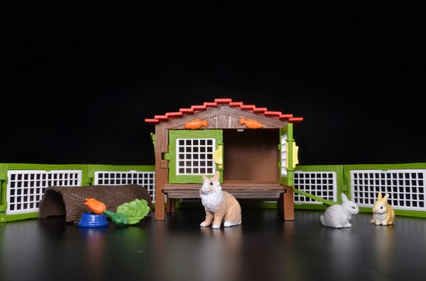 Schleich rabbit hutch jolie2.jpg