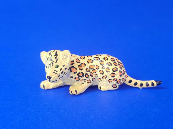 ToyMany Cubs Leopard cub 1.jpg