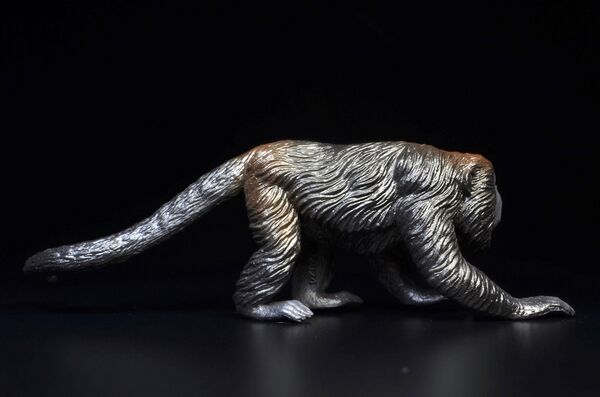 ToyMany Mantled Howler 2.jpg