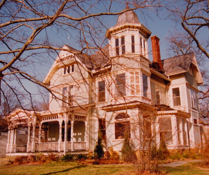 File:1539BeallAve-WoosterOH.jpg