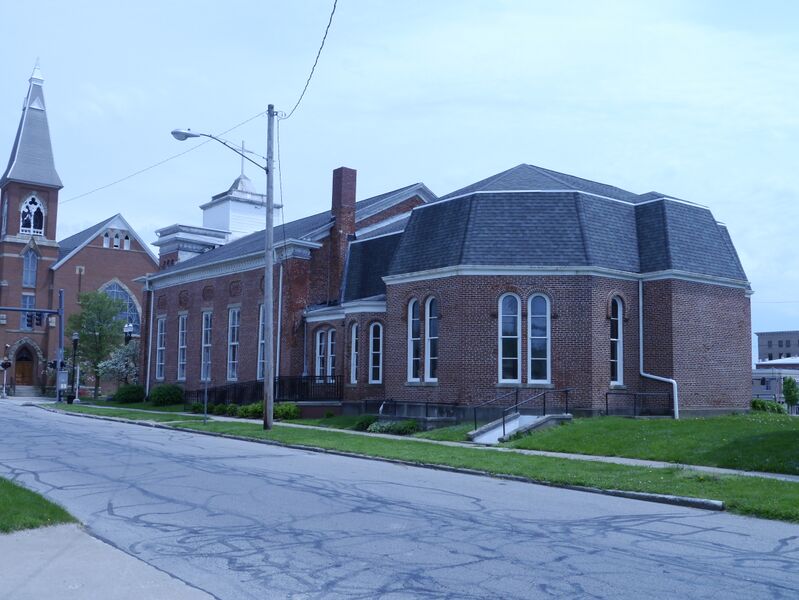 File:FirstBaptistChurch-246NMarket-NSide.jpg