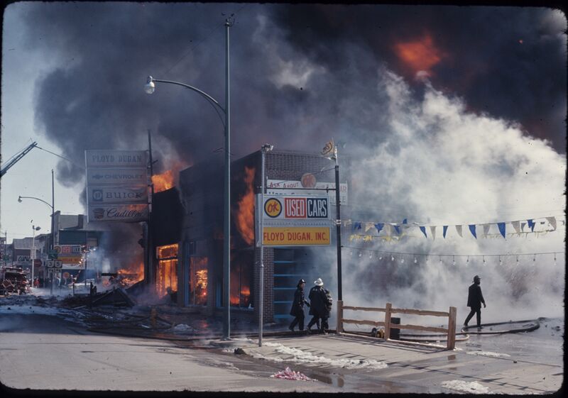 File:FloydDuganDealershipFire-Mar67.jpg