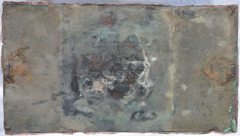 File:WaCoCrtHsCrnstnBoxLid.jpg